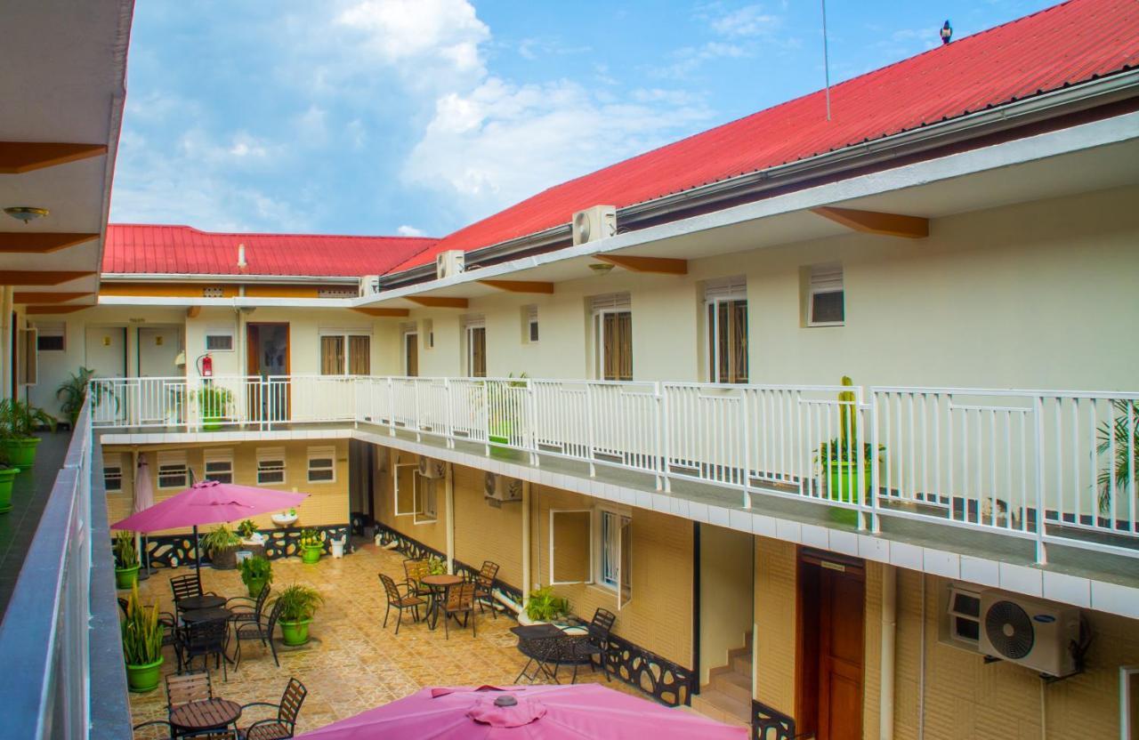 Sandton Hotel Kasese Extérieur photo